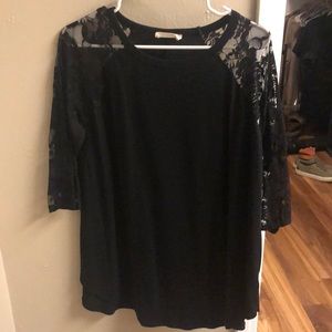 Black 3/4 lace sleeve top